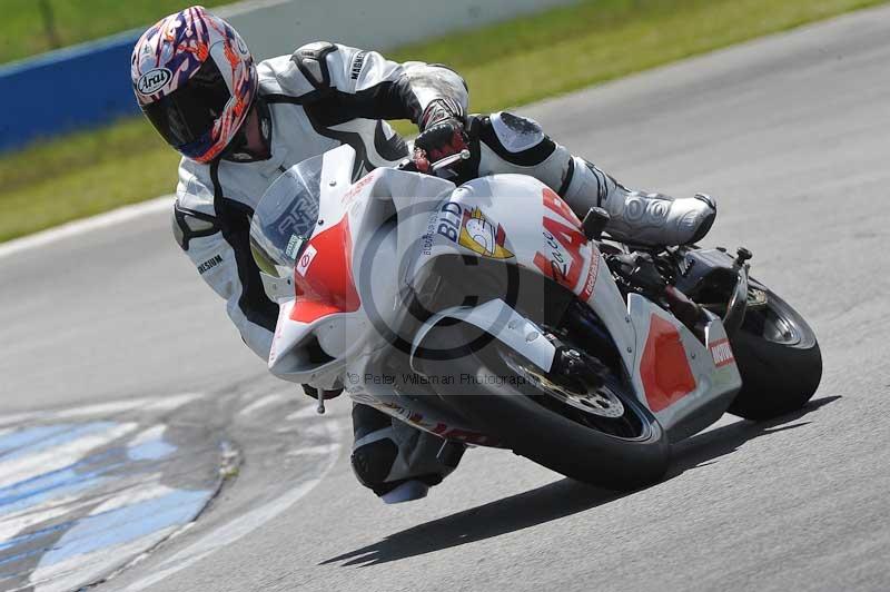 Motorcycle action photographs;donington;donington park leicestershire;donington photographs;event digital images;eventdigitalimages;no limits trackday;peter wileman photography;trackday;trackday digital images;trackday photos