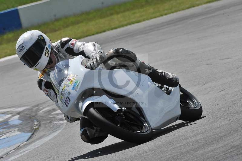 Motorcycle action photographs;donington;donington park leicestershire;donington photographs;event digital images;eventdigitalimages;no limits trackday;peter wileman photography;trackday;trackday digital images;trackday photos