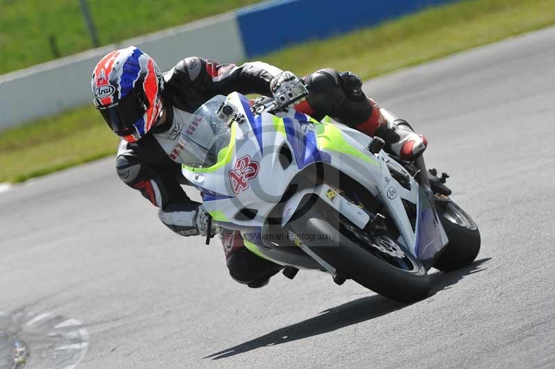Motorcycle action photographs;donington;donington park leicestershire;donington photographs;event digital images;eventdigitalimages;no limits trackday;peter wileman photography;trackday;trackday digital images;trackday photos