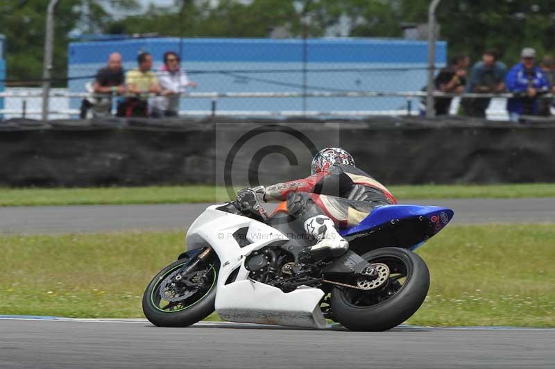 Motorcycle action photographs;donington;donington park leicestershire;donington photographs;event digital images;eventdigitalimages;no limits trackday;peter wileman photography;trackday;trackday digital images;trackday photos