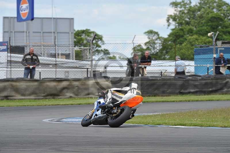 Motorcycle action photographs;donington;donington park leicestershire;donington photographs;event digital images;eventdigitalimages;no limits trackday;peter wileman photography;trackday;trackday digital images;trackday photos