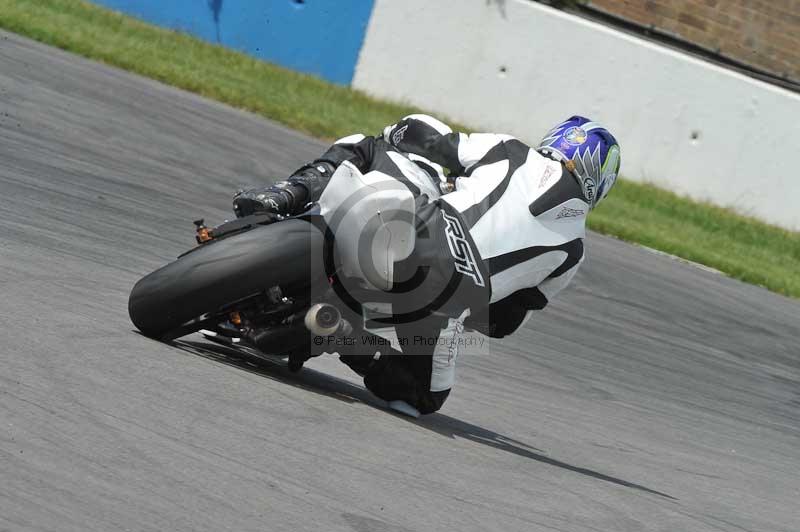 Motorcycle action photographs;donington;donington park leicestershire;donington photographs;event digital images;eventdigitalimages;no limits trackday;peter wileman photography;trackday;trackday digital images;trackday photos