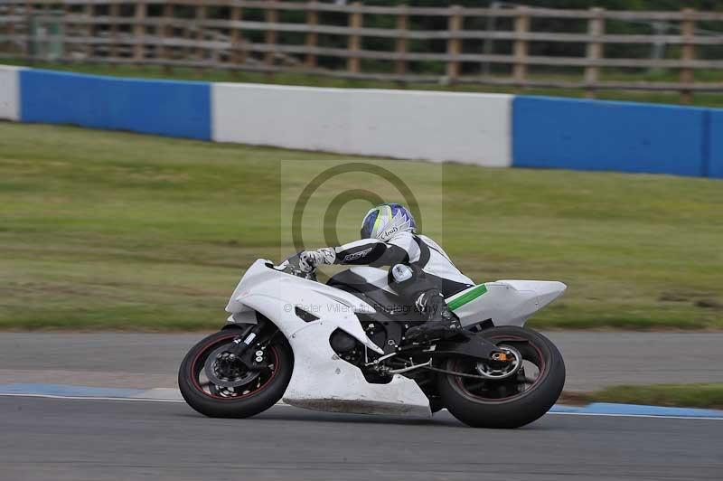 Motorcycle action photographs;donington;donington park leicestershire;donington photographs;event digital images;eventdigitalimages;no limits trackday;peter wileman photography;trackday;trackday digital images;trackday photos