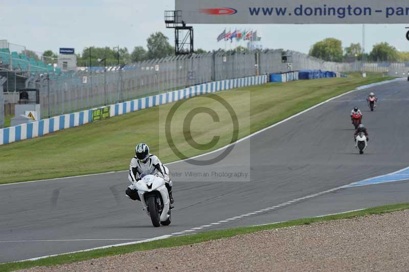 Motorcycle action photographs;donington;donington park leicestershire;donington photographs;event digital images;eventdigitalimages;no limits trackday;peter wileman photography;trackday;trackday digital images;trackday photos