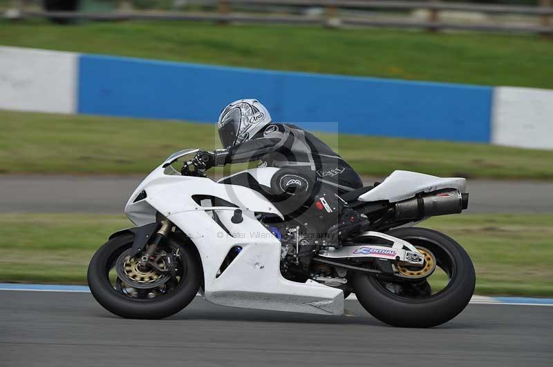 Motorcycle action photographs;donington;donington park leicestershire;donington photographs;event digital images;eventdigitalimages;no limits trackday;peter wileman photography;trackday;trackday digital images;trackday photos