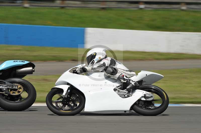 Motorcycle action photographs;donington;donington park leicestershire;donington photographs;event digital images;eventdigitalimages;no limits trackday;peter wileman photography;trackday;trackday digital images;trackday photos