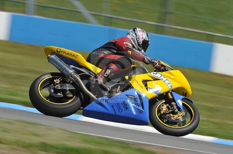 Motorcycle action photographs;donington;donington park leicestershire;donington photographs;event digital images;eventdigitalimages;no limits trackday;peter wileman photography;trackday;trackday digital images;trackday photos