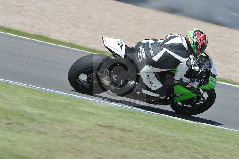 Motorcycle action photographs;donington;donington park leicestershire;donington photographs;event digital images;eventdigitalimages;no limits trackday;peter wileman photography;trackday;trackday digital images;trackday photos