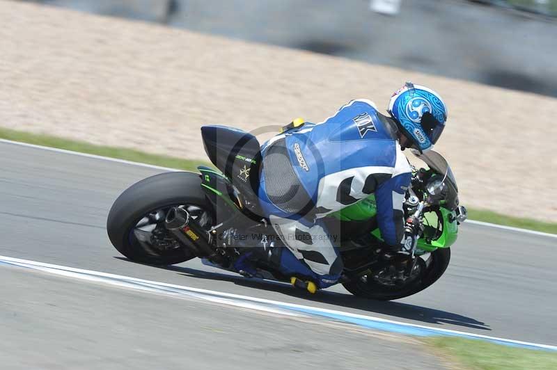Motorcycle action photographs;donington;donington park leicestershire;donington photographs;event digital images;eventdigitalimages;no limits trackday;peter wileman photography;trackday;trackday digital images;trackday photos