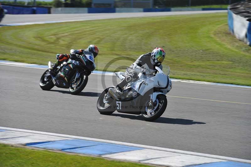 Motorcycle action photographs;donington;donington park leicestershire;donington photographs;event digital images;eventdigitalimages;no limits trackday;peter wileman photography;trackday;trackday digital images;trackday photos