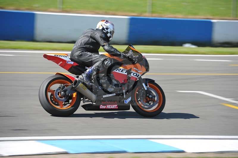 Motorcycle action photographs;donington;donington park leicestershire;donington photographs;event digital images;eventdigitalimages;no limits trackday;peter wileman photography;trackday;trackday digital images;trackday photos