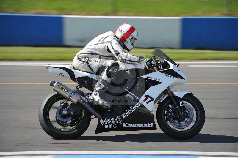 Motorcycle action photographs;donington;donington park leicestershire;donington photographs;event digital images;eventdigitalimages;no limits trackday;peter wileman photography;trackday;trackday digital images;trackday photos