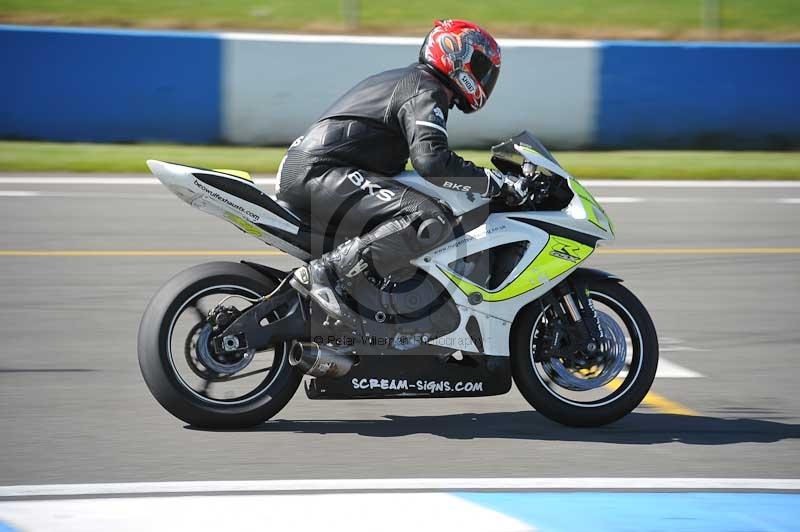 Motorcycle action photographs;donington;donington park leicestershire;donington photographs;event digital images;eventdigitalimages;no limits trackday;peter wileman photography;trackday;trackday digital images;trackday photos