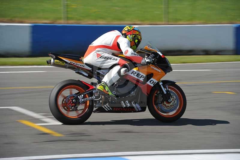 Motorcycle action photographs;donington;donington park leicestershire;donington photographs;event digital images;eventdigitalimages;no limits trackday;peter wileman photography;trackday;trackday digital images;trackday photos