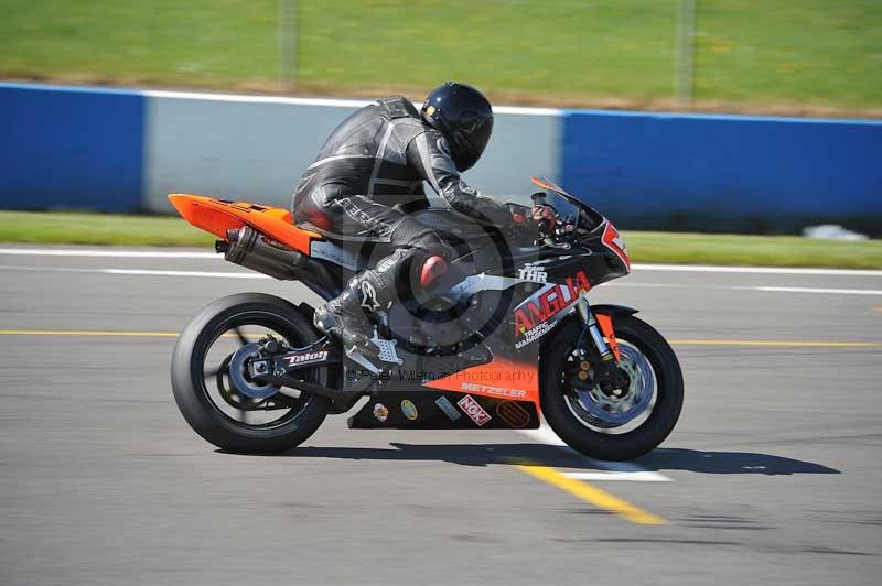 Motorcycle action photographs;donington;donington park leicestershire;donington photographs;event digital images;eventdigitalimages;no limits trackday;peter wileman photography;trackday;trackday digital images;trackday photos