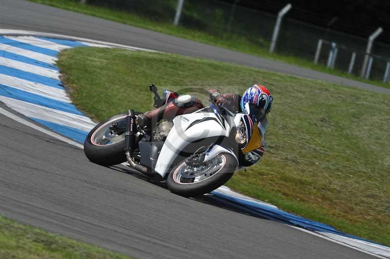 Motorcycle action photographs;donington;donington park leicestershire;donington photographs;event digital images;eventdigitalimages;no limits trackday;peter wileman photography;trackday;trackday digital images;trackday photos