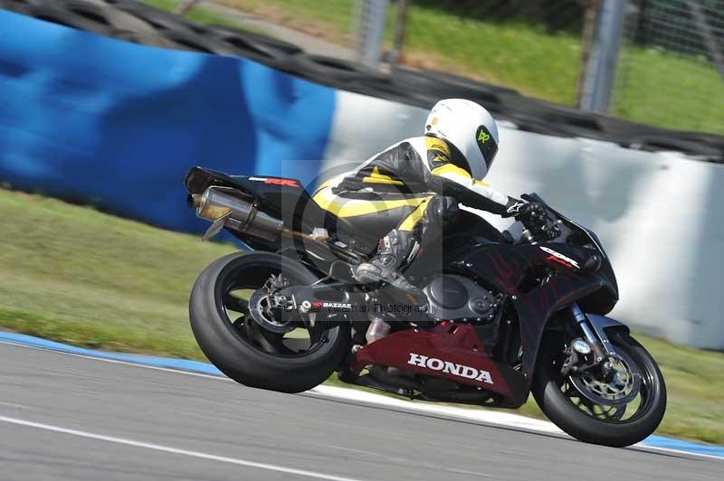 Motorcycle action photographs;donington;donington park leicestershire;donington photographs;event digital images;eventdigitalimages;no limits trackday;peter wileman photography;trackday;trackday digital images;trackday photos
