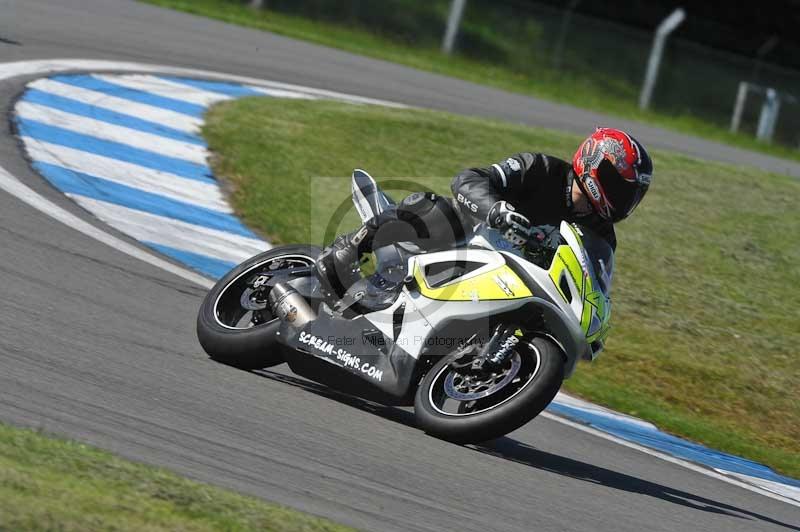 Motorcycle action photographs;donington;donington park leicestershire;donington photographs;event digital images;eventdigitalimages;no limits trackday;peter wileman photography;trackday;trackday digital images;trackday photos