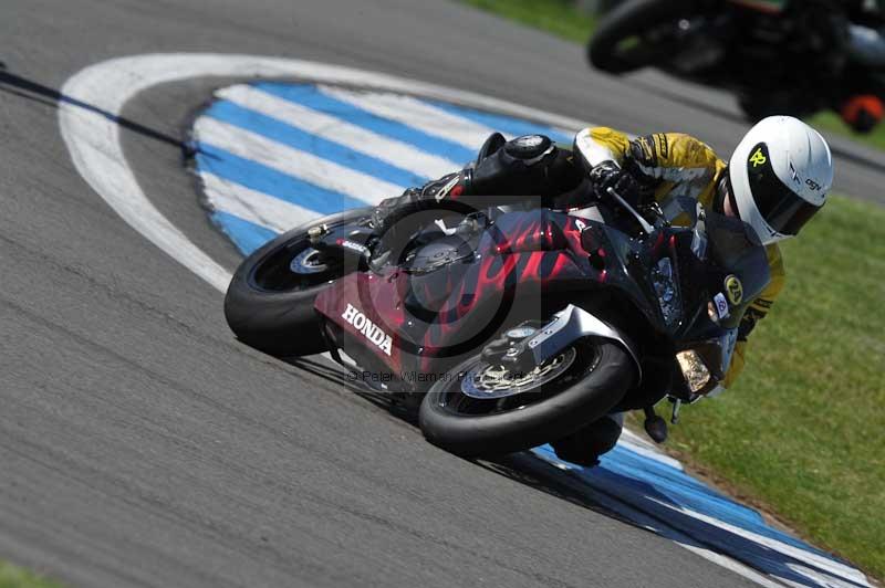 Motorcycle action photographs;donington;donington park leicestershire;donington photographs;event digital images;eventdigitalimages;no limits trackday;peter wileman photography;trackday;trackday digital images;trackday photos