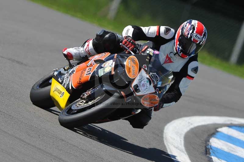 Motorcycle action photographs;donington;donington park leicestershire;donington photographs;event digital images;eventdigitalimages;no limits trackday;peter wileman photography;trackday;trackday digital images;trackday photos