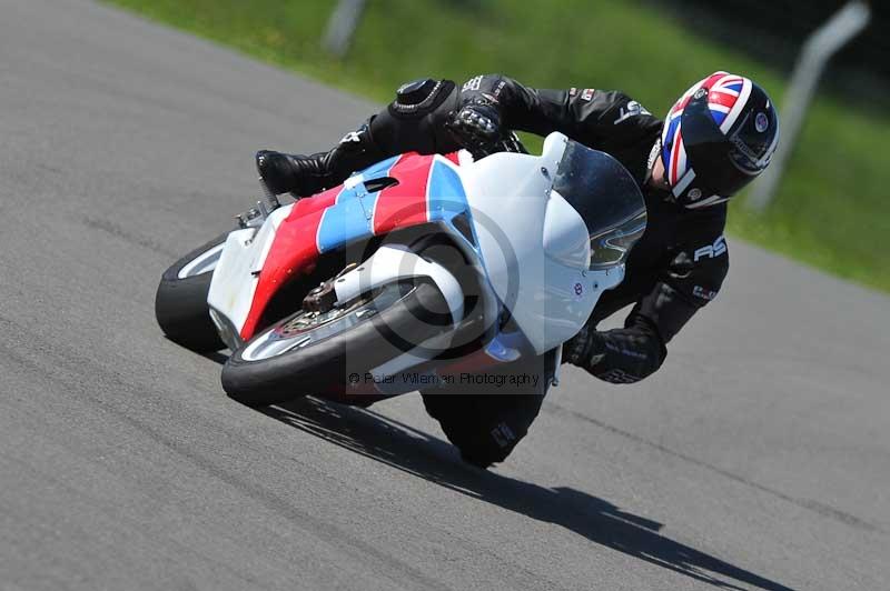 Motorcycle action photographs;donington;donington park leicestershire;donington photographs;event digital images;eventdigitalimages;no limits trackday;peter wileman photography;trackday;trackday digital images;trackday photos