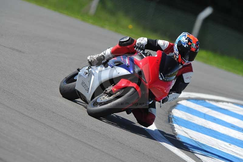Motorcycle action photographs;donington;donington park leicestershire;donington photographs;event digital images;eventdigitalimages;no limits trackday;peter wileman photography;trackday;trackday digital images;trackday photos