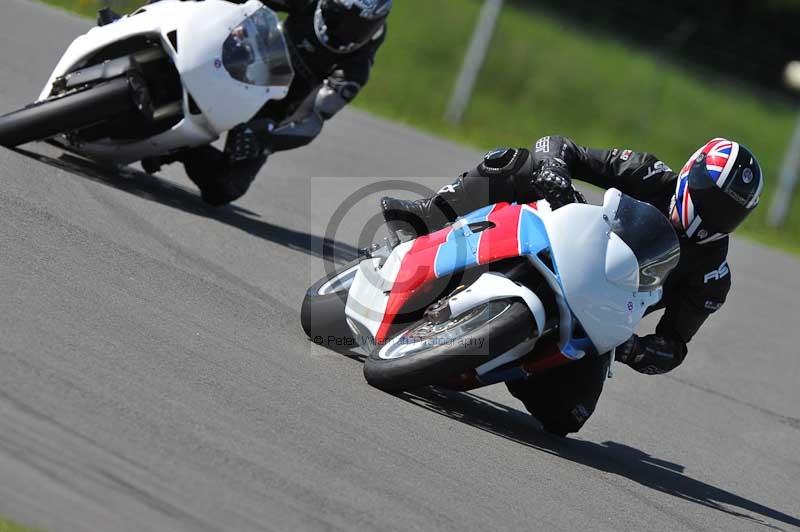 Motorcycle action photographs;donington;donington park leicestershire;donington photographs;event digital images;eventdigitalimages;no limits trackday;peter wileman photography;trackday;trackday digital images;trackday photos