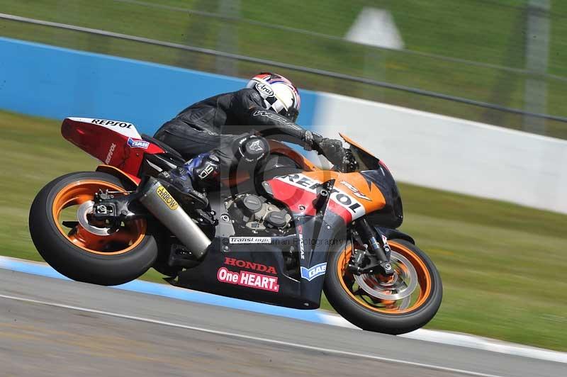 Motorcycle action photographs;donington;donington park leicestershire;donington photographs;event digital images;eventdigitalimages;no limits trackday;peter wileman photography;trackday;trackday digital images;trackday photos