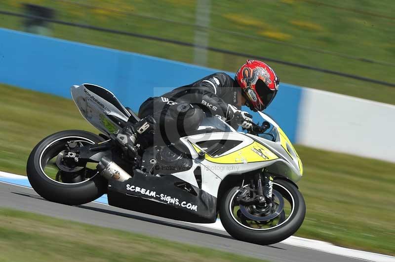 Motorcycle action photographs;donington;donington park leicestershire;donington photographs;event digital images;eventdigitalimages;no limits trackday;peter wileman photography;trackday;trackday digital images;trackday photos