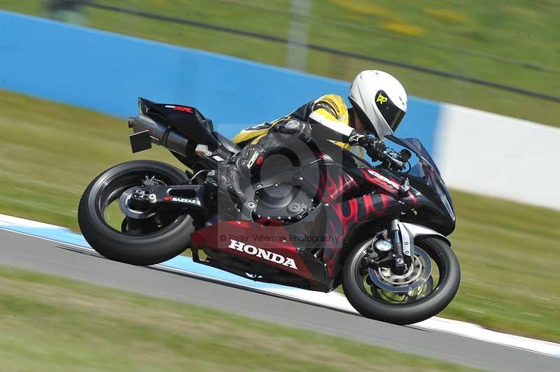Motorcycle action photographs;donington;donington park leicestershire;donington photographs;event digital images;eventdigitalimages;no limits trackday;peter wileman photography;trackday;trackday digital images;trackday photos