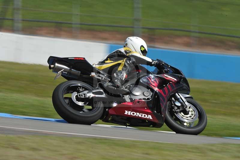 Motorcycle action photographs;donington;donington park leicestershire;donington photographs;event digital images;eventdigitalimages;no limits trackday;peter wileman photography;trackday;trackday digital images;trackday photos