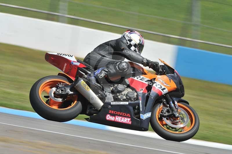 Motorcycle action photographs;donington;donington park leicestershire;donington photographs;event digital images;eventdigitalimages;no limits trackday;peter wileman photography;trackday;trackday digital images;trackday photos