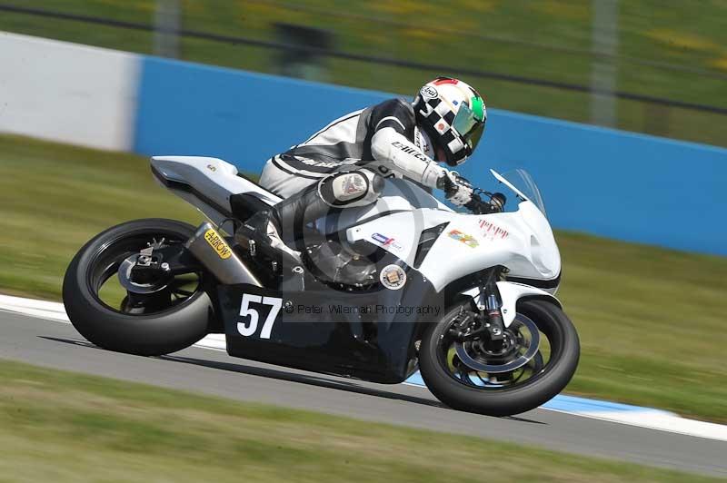 Motorcycle action photographs;donington;donington park leicestershire;donington photographs;event digital images;eventdigitalimages;no limits trackday;peter wileman photography;trackday;trackday digital images;trackday photos