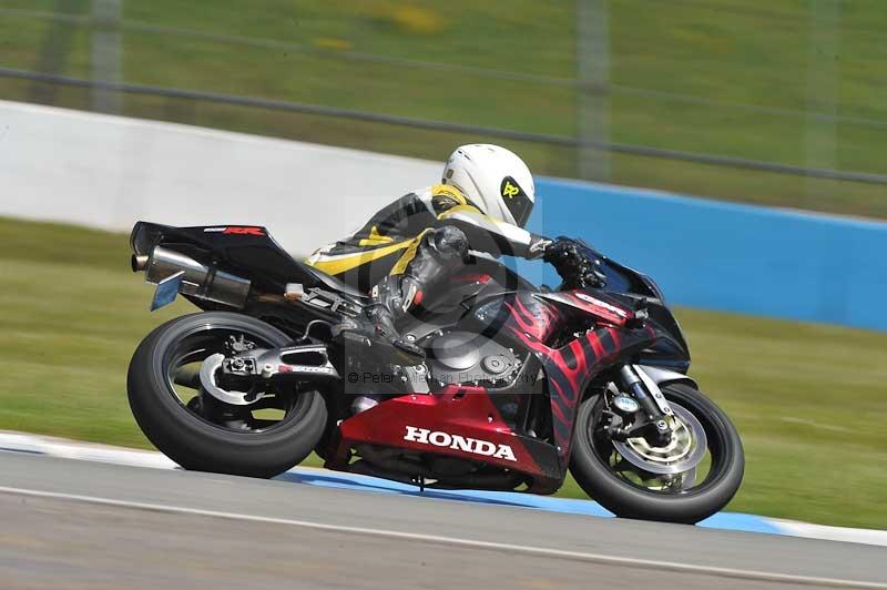 Motorcycle action photographs;donington;donington park leicestershire;donington photographs;event digital images;eventdigitalimages;no limits trackday;peter wileman photography;trackday;trackday digital images;trackday photos