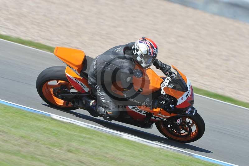 Motorcycle action photographs;donington;donington park leicestershire;donington photographs;event digital images;eventdigitalimages;no limits trackday;peter wileman photography;trackday;trackday digital images;trackday photos