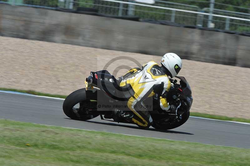 Motorcycle action photographs;donington;donington park leicestershire;donington photographs;event digital images;eventdigitalimages;no limits trackday;peter wileman photography;trackday;trackday digital images;trackday photos