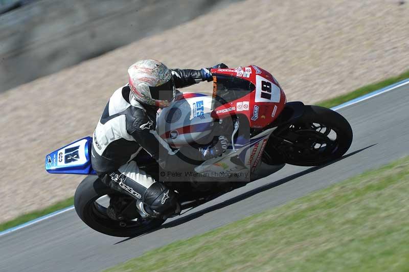 Motorcycle action photographs;donington;donington park leicestershire;donington photographs;event digital images;eventdigitalimages;no limits trackday;peter wileman photography;trackday;trackday digital images;trackday photos