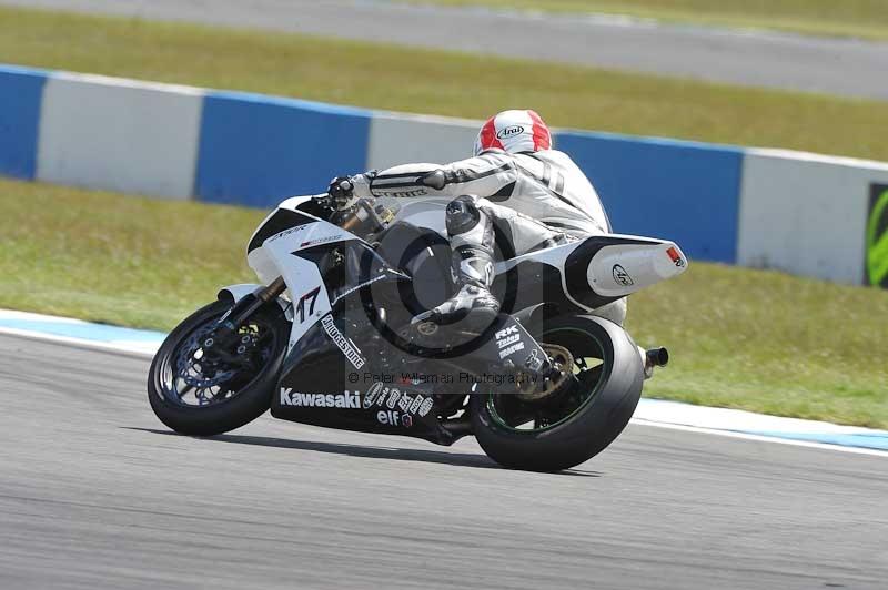 Motorcycle action photographs;donington;donington park leicestershire;donington photographs;event digital images;eventdigitalimages;no limits trackday;peter wileman photography;trackday;trackday digital images;trackday photos
