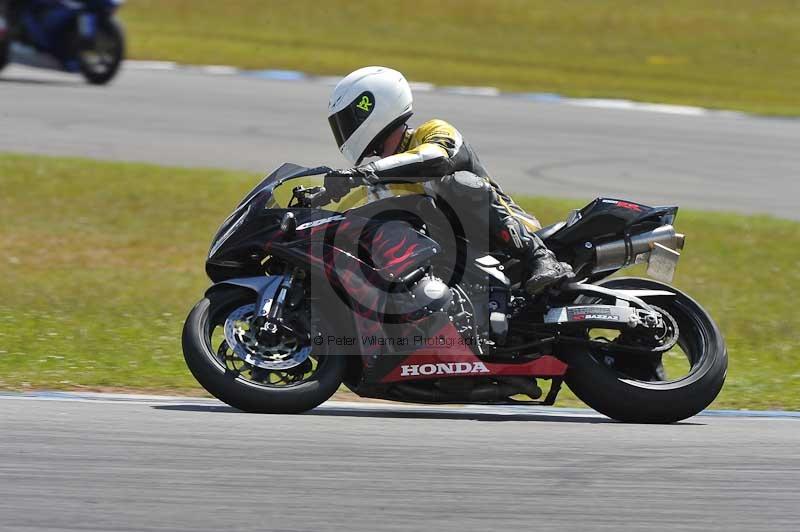 Motorcycle action photographs;donington;donington park leicestershire;donington photographs;event digital images;eventdigitalimages;no limits trackday;peter wileman photography;trackday;trackday digital images;trackday photos