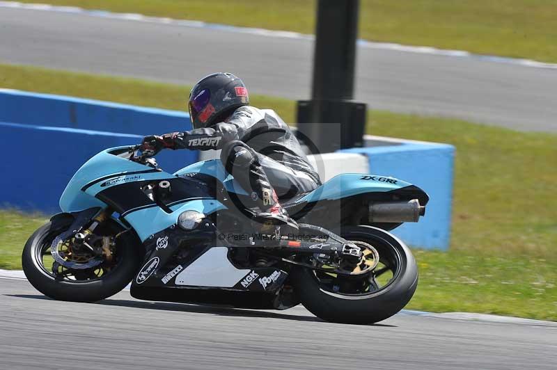 Motorcycle action photographs;donington;donington park leicestershire;donington photographs;event digital images;eventdigitalimages;no limits trackday;peter wileman photography;trackday;trackday digital images;trackday photos