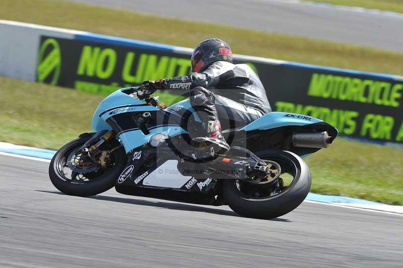 Motorcycle action photographs;donington;donington park leicestershire;donington photographs;event digital images;eventdigitalimages;no limits trackday;peter wileman photography;trackday;trackday digital images;trackday photos