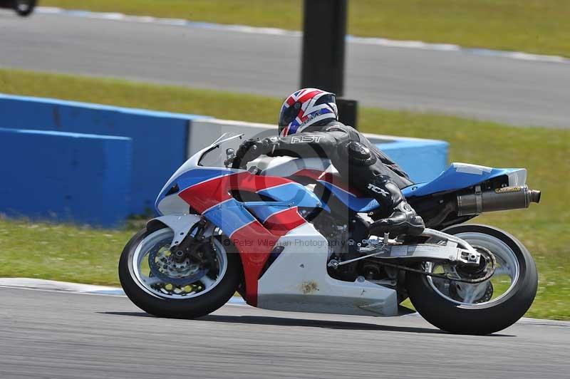 Motorcycle action photographs;donington;donington park leicestershire;donington photographs;event digital images;eventdigitalimages;no limits trackday;peter wileman photography;trackday;trackday digital images;trackday photos