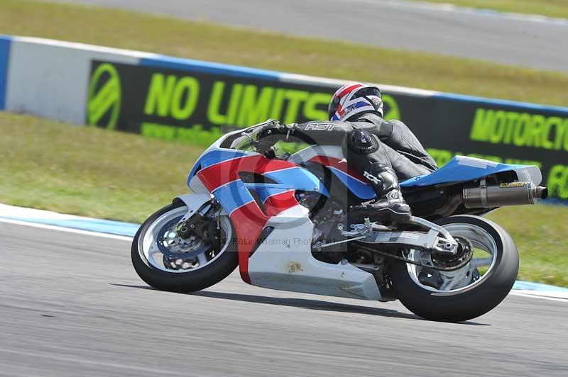 Motorcycle action photographs;donington;donington park leicestershire;donington photographs;event digital images;eventdigitalimages;no limits trackday;peter wileman photography;trackday;trackday digital images;trackday photos