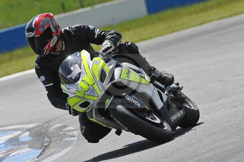 Motorcycle action photographs;donington;donington park leicestershire;donington photographs;event digital images;eventdigitalimages;no limits trackday;peter wileman photography;trackday;trackday digital images;trackday photos
