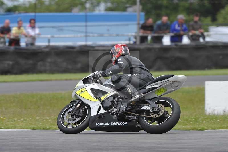Motorcycle action photographs;donington;donington park leicestershire;donington photographs;event digital images;eventdigitalimages;no limits trackday;peter wileman photography;trackday;trackday digital images;trackday photos