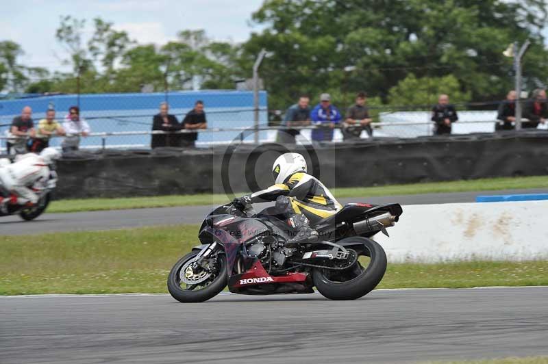 Motorcycle action photographs;donington;donington park leicestershire;donington photographs;event digital images;eventdigitalimages;no limits trackday;peter wileman photography;trackday;trackday digital images;trackday photos