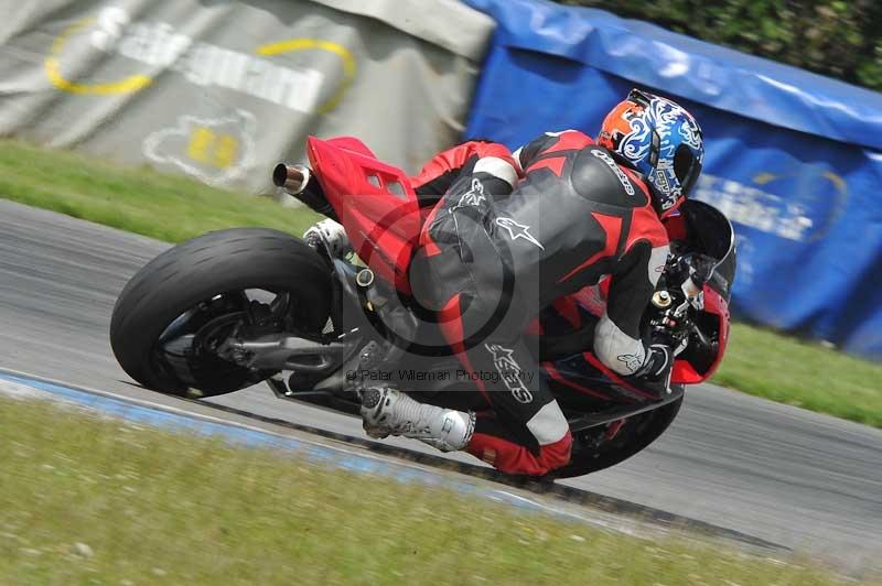 Motorcycle action photographs;donington;donington park leicestershire;donington photographs;event digital images;eventdigitalimages;no limits trackday;peter wileman photography;trackday;trackday digital images;trackday photos