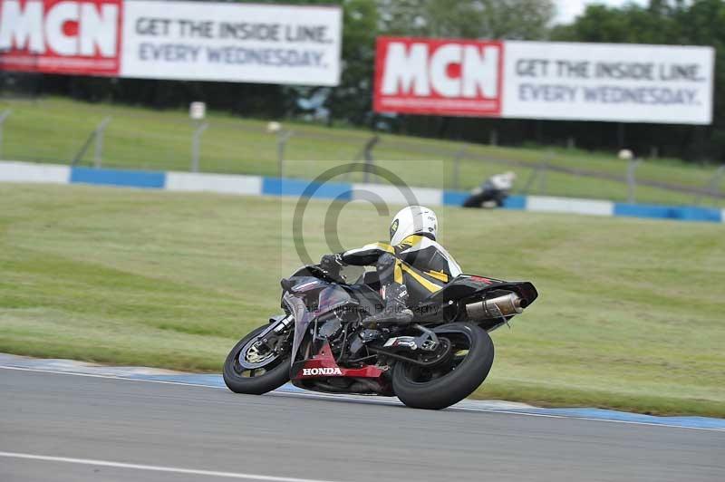 Motorcycle action photographs;donington;donington park leicestershire;donington photographs;event digital images;eventdigitalimages;no limits trackday;peter wileman photography;trackday;trackday digital images;trackday photos