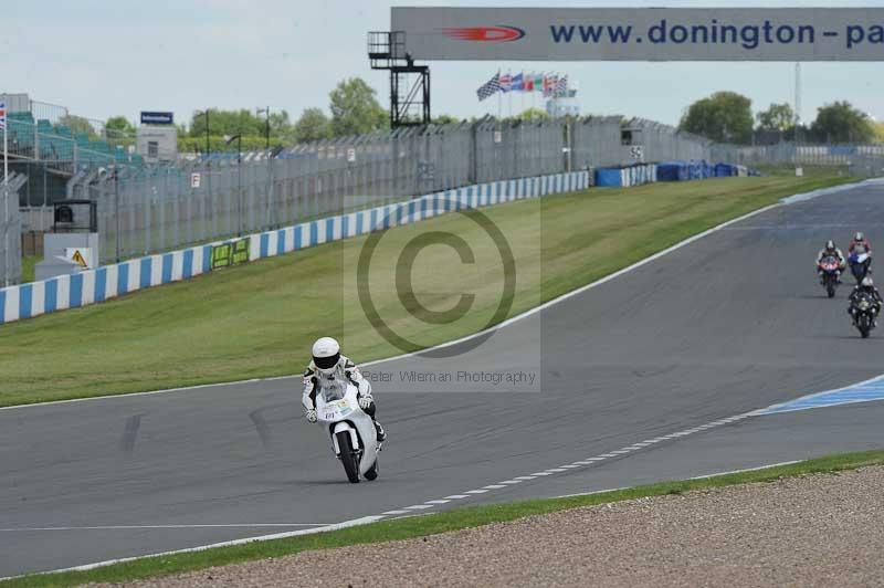 Motorcycle action photographs;donington;donington park leicestershire;donington photographs;event digital images;eventdigitalimages;no limits trackday;peter wileman photography;trackday;trackday digital images;trackday photos