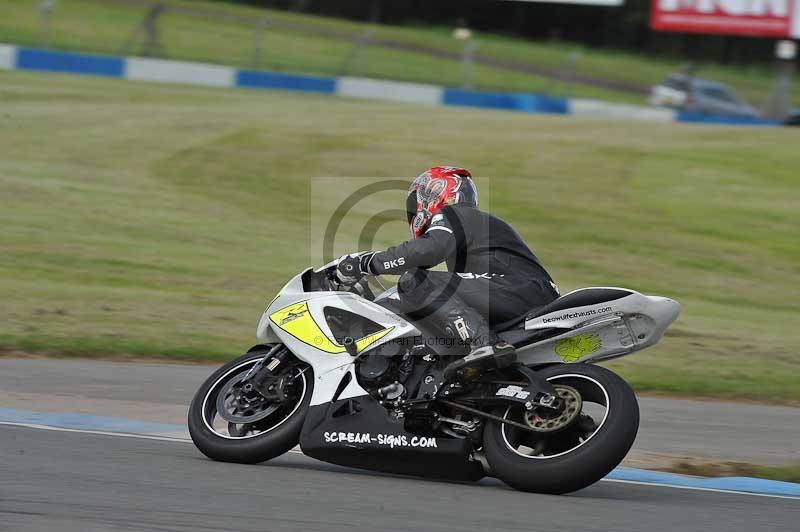 Motorcycle action photographs;donington;donington park leicestershire;donington photographs;event digital images;eventdigitalimages;no limits trackday;peter wileman photography;trackday;trackday digital images;trackday photos